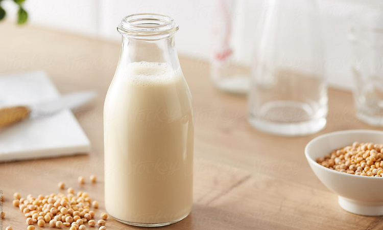 Házi szójatej juharsziruppal – Egészséges és vegán alternatíva a tehéntejre