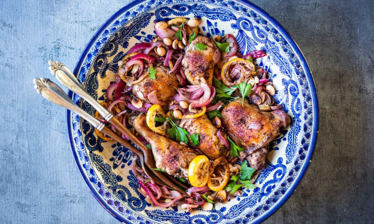 Libanoni csirke fenyőmaggal